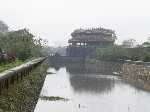 Rondreis Indochina - De gracht rond de Citadel van Hu�