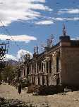 Rondreis Nepal en Tibet - Typisch Tibetaanse straten in Gyantse