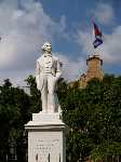 Cuba: Het monument ter ere van de vrijheidsstrijder Carlos Manuel de CÃ©spedes op het Plaza de Armas (Wapenplein) - Cuba_2005_0026.jpg - Copyright : Ronald van der Veer (http://www.veeronline.nl)