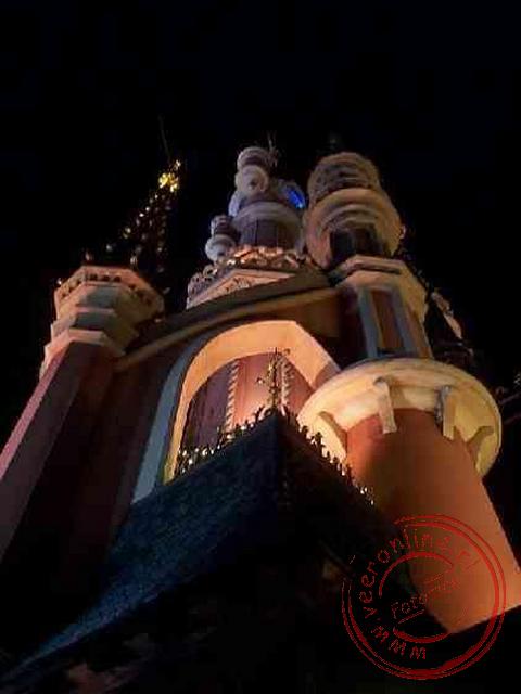 Disneyland Parijs - Het kasteel van Doornroosje bij nacht