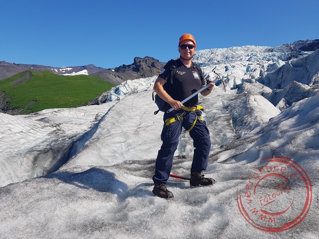 Lopen op de IJslandse gletsjer