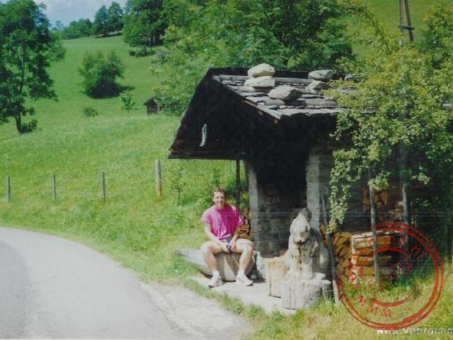 Bij een klein hutje in de bergen van Oostenrijk