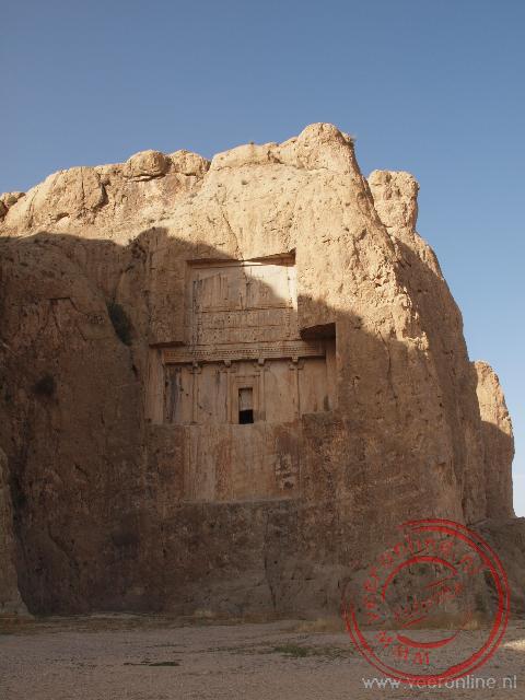Indrukwekkend en gastvrij Iran - Het Naqsh-e Rustam Complex met de Tombe van Darius.