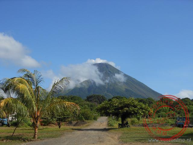Van Costa Rica naar Guatemala - ConcepciÃ³n vulkaan - De 1.673 meter hoge ConcepciÃ³n vulkaan op Isla de Ometepe (copyright : Ronald van der Veer (http://www.veeronline.nl))