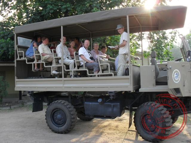 De safari truck in het National Park Gorongosa