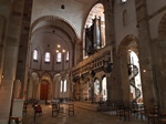 Recent bekeken:
Het koor en het orgel zijn boven het altaar geplaatst